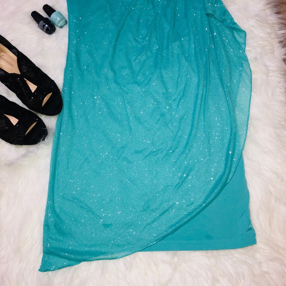Dress - Picture 2 of 8